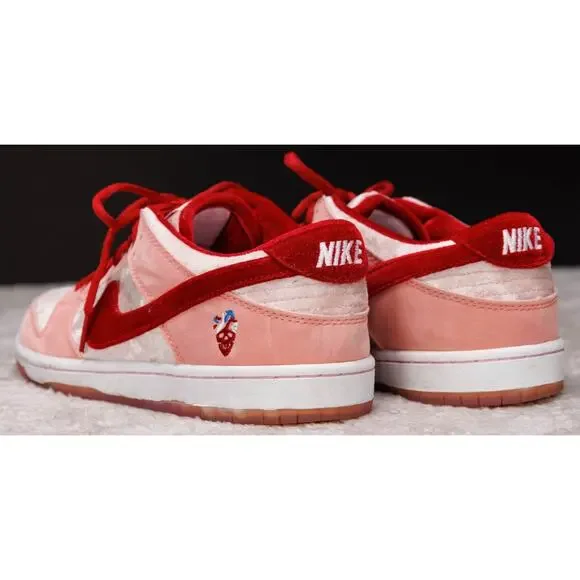 Nike SB Dunk Low Strangelove Pink Red Sneakers Mens 8.5 Womens 10 CT2552-800 - Picture 12 of 16